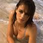 Elizabeth-Hurley-49