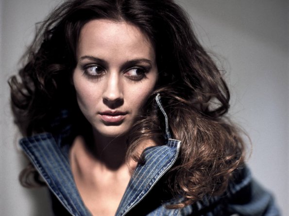 amy-acker-28