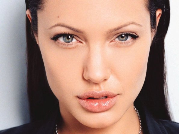 angelina-jolie-173