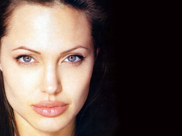 angelina-jolie-221