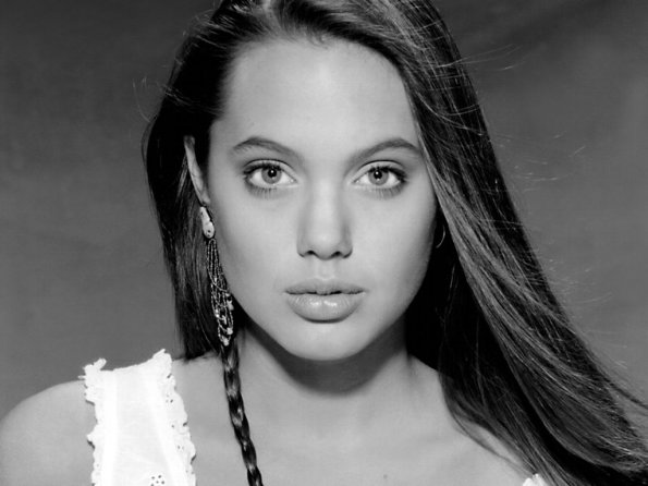 angelina-jolie-226