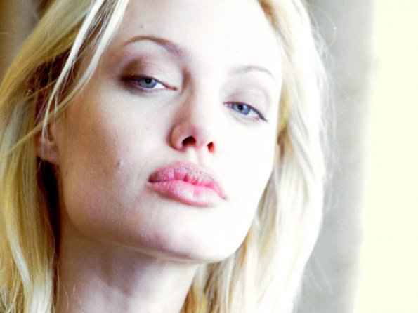 angelina-jolie-45