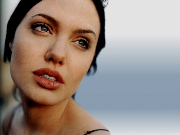 angelina-jolie-55