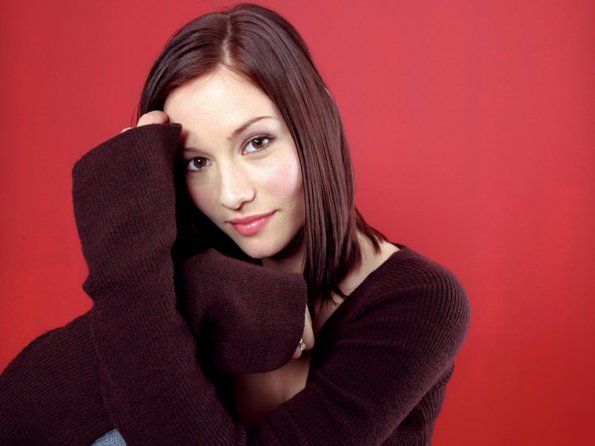 chyler-leigh-13