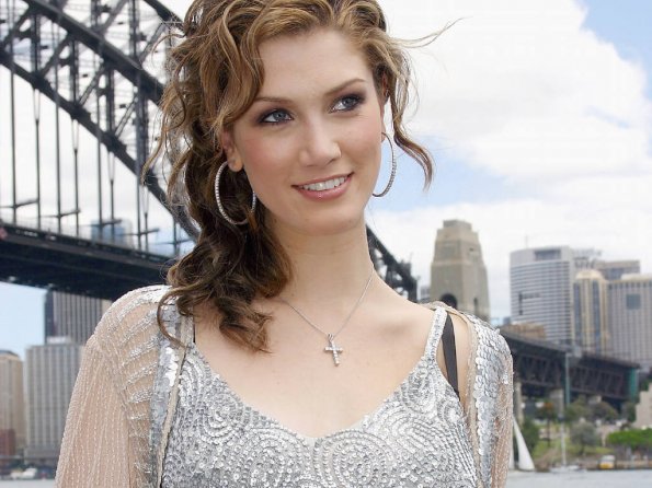 delta-goodrem-3