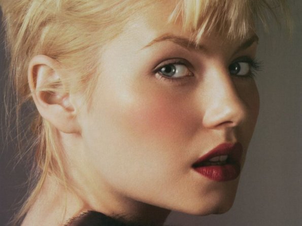 Elisha-Cuthbert-109