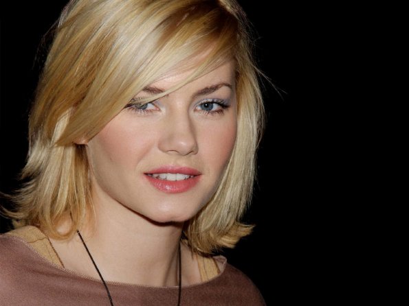 Elisha-Cuthbert-21