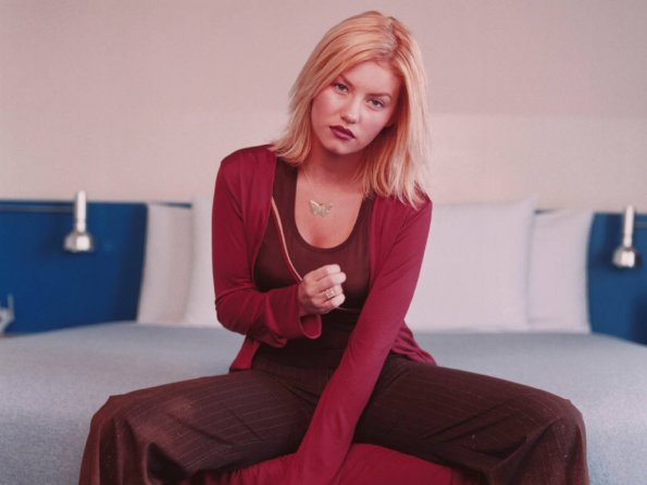 Elisha-Cuthbert-36