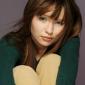 Emily-Browning-10