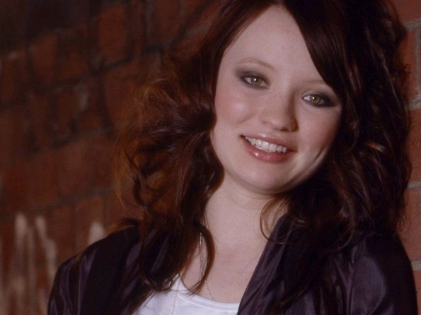Emily-Browning-3