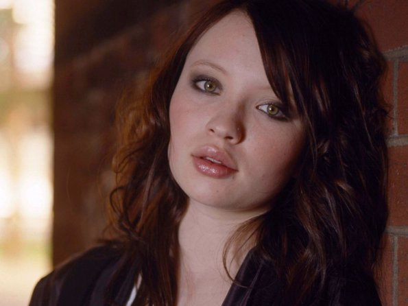 Emily-Browning-5
