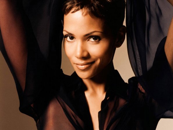 Halle-Berry-15