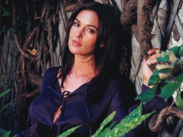 Monica-Bellucci-35