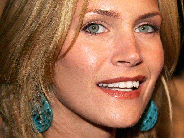 Natasha-Henstridge-3