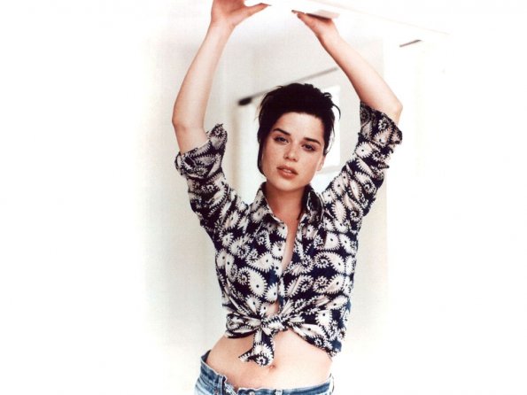 Neve-Campbell-15