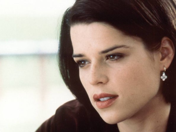 Neve-Campbell-20