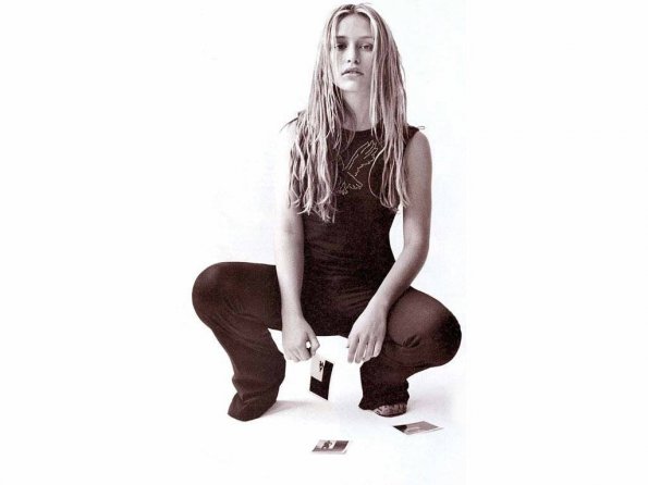 Piper-Perabo-38