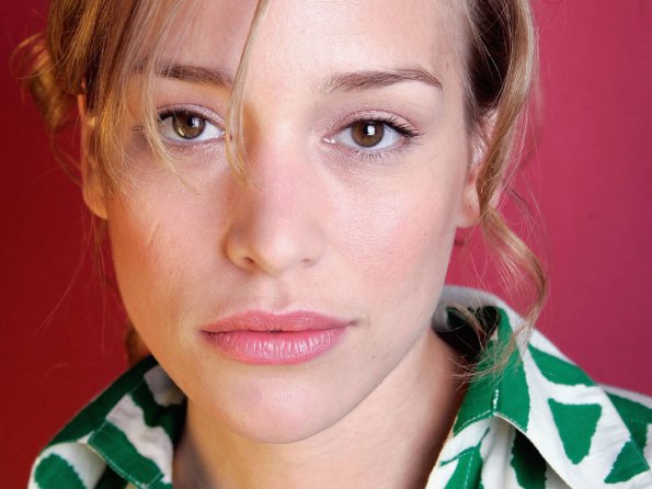 Piper-Perabo-5