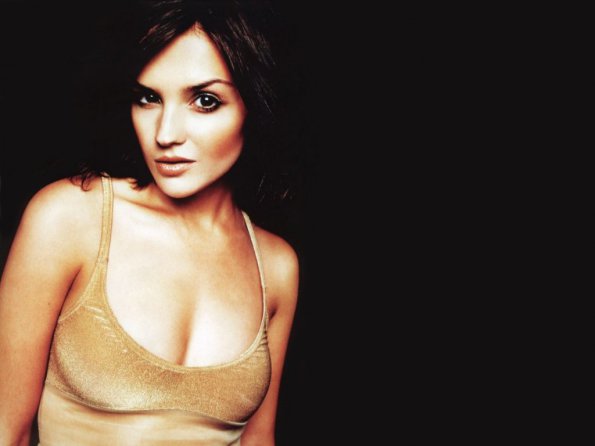 Rachael-Leigh-Cook-40