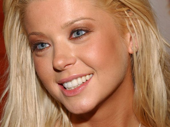 Tara-Reid-32