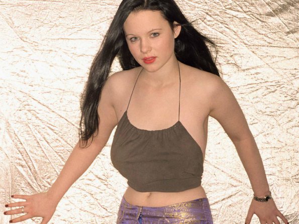 Thora-Birch-9