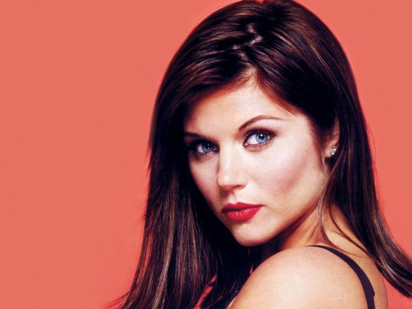 Tiffani-Amber-Thiessen-17