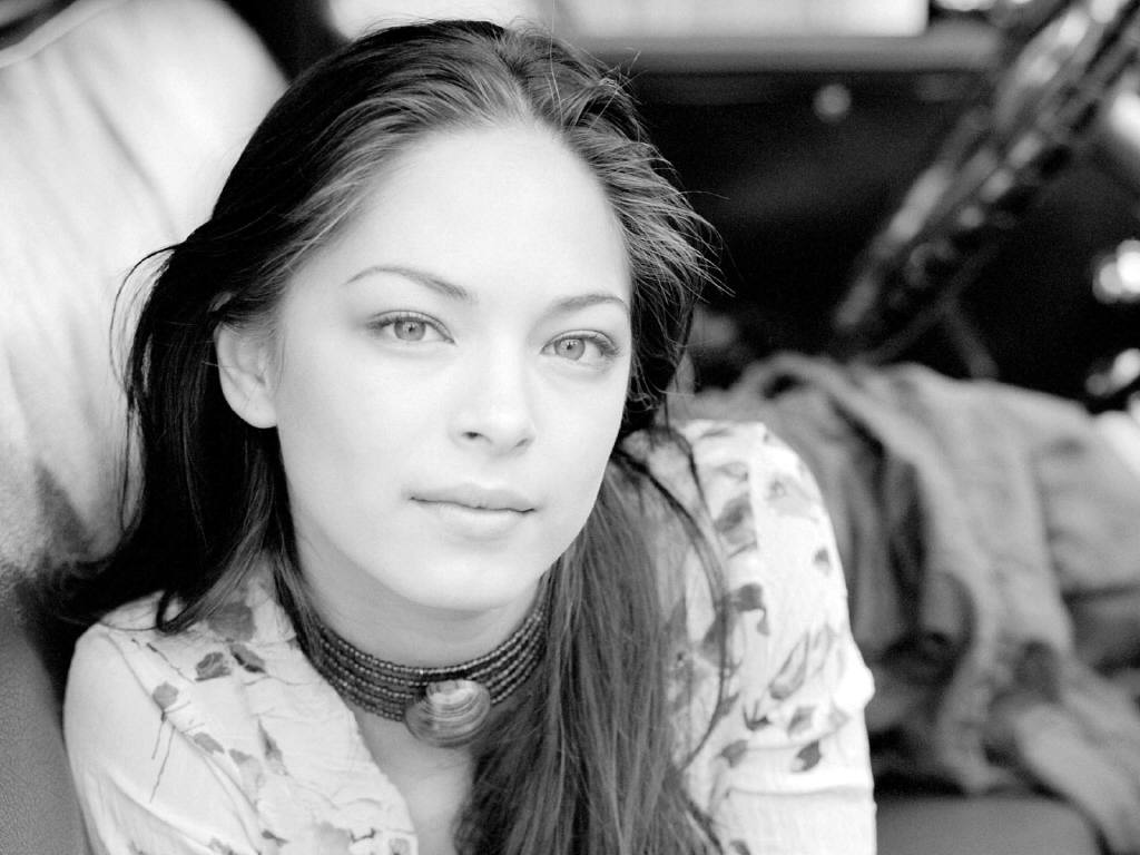 Kristin-Kreuk-4