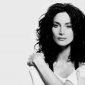 carrie-anne-moss-4