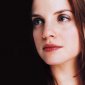 Mena-Suvari-83